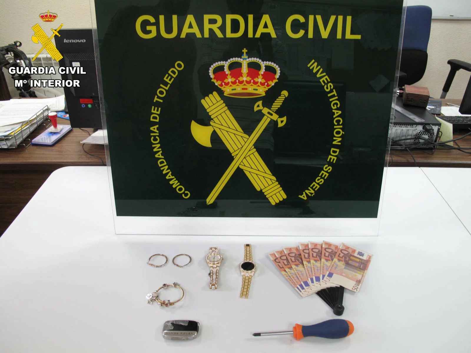 Guardia Civil Operación Charity Light