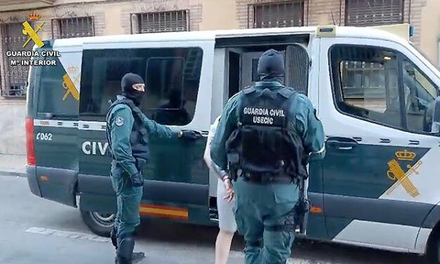 La Guardia Civil ha detenido en Lominchar y Cedillo, tres aluniceros muy activos.