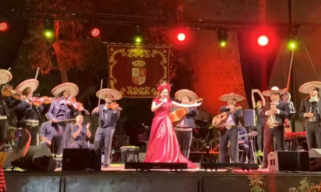 Fiestas Illescas 2023. María Toledo abre las actuaciones musicales de las fiestas. Album de fotos