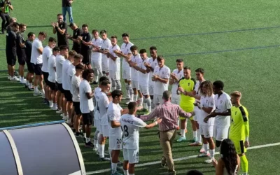 Un desconocido CD Illescas recibe una dura derrota en el municipal Cae 0-3 ante la AD Llenerense. Album de fotos