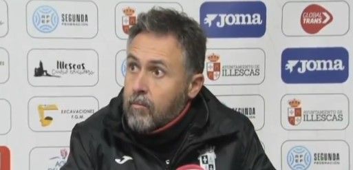 Nozal entrenador del Illescas: "Acabaremos muriendo de éxito. No hay apoyo institucional ni de las empresas"