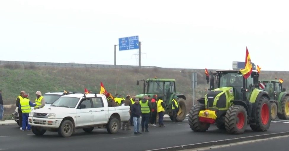 Tensión entre agricultores y Guardia Civil en la mañana de hoy en Illescas.