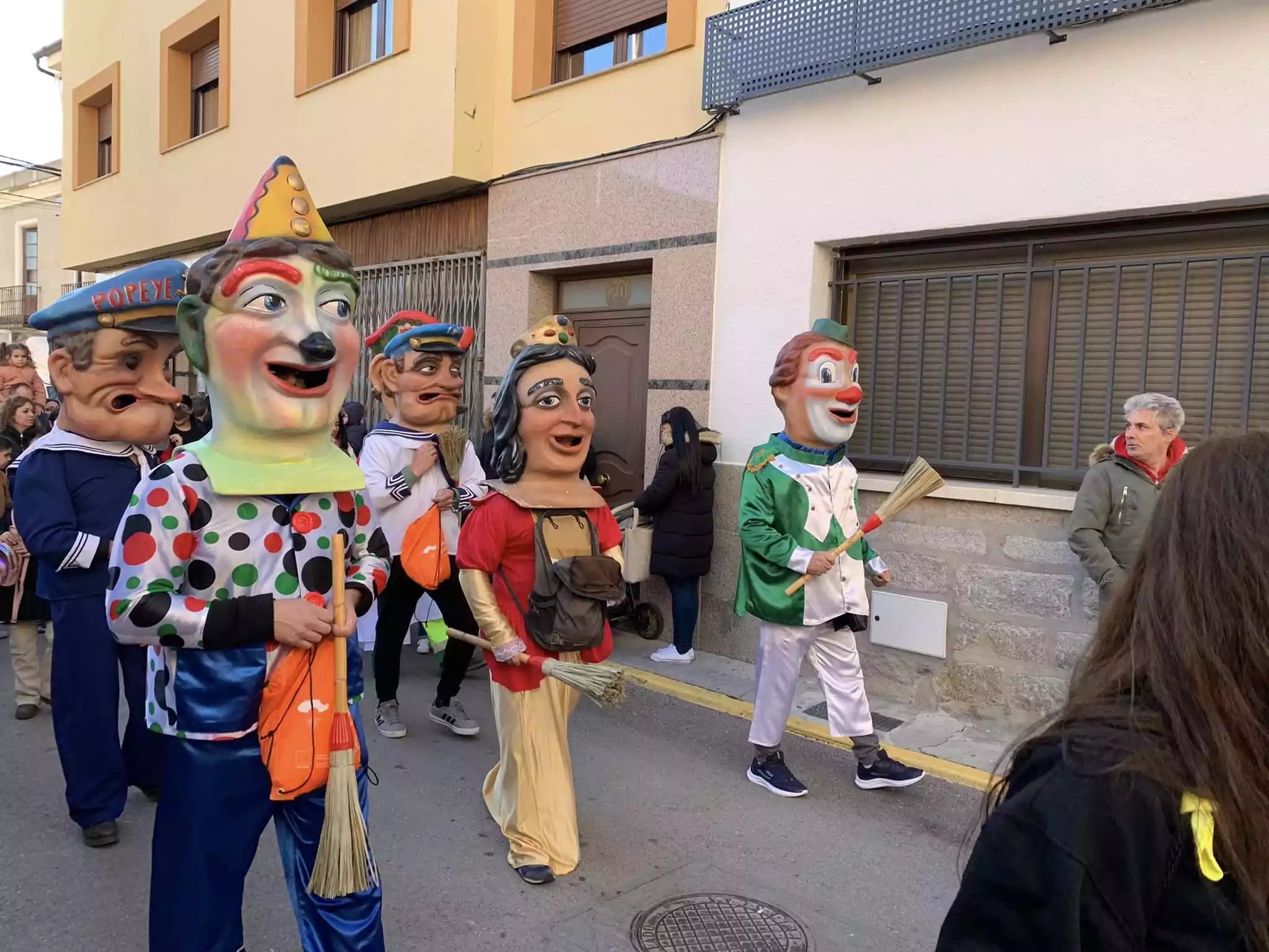 Desfile de Gigantes y Cabezudos en las Fiestas del Milagro Illescas 2024 (Álbum de Fotos)