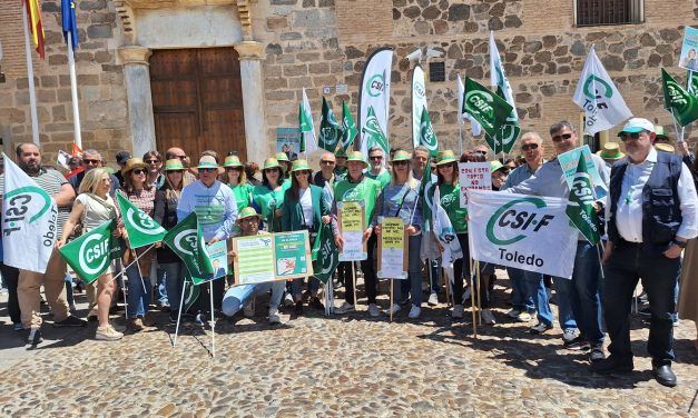 Los docentes se manifiestan contra los recortes en la educación pública de Castilla la Mancha