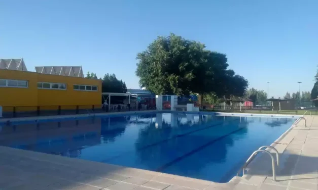 Información precios y cursos de natación en piscina municipal Illescas