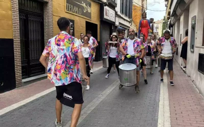 Gigantes y Cabezudos la tarde de hoy con ritmo de Batukada (Álbum de fotos)