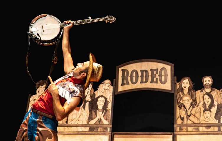 Rodeo. Música. Circo