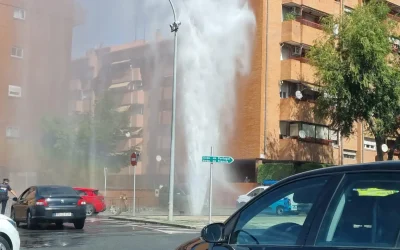 Revienta una tubería de agua en Toledo y deja un trabajador herido