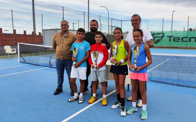 Enma Antón campeona tenis alevín