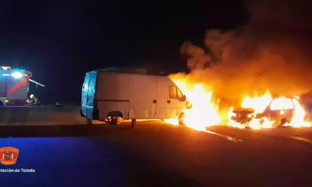 Esta pasada noche dos vehículos han ardido en una carretera de Illescas. (Hay fotos)