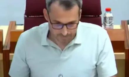 El Concejal del PP Jaime Iván Ruiz, presenta su renuncia al cargo (video)