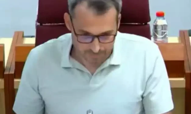 El Concejal del PP Jaime Iván Ruiz, presenta su renuncia al cargo (video)
