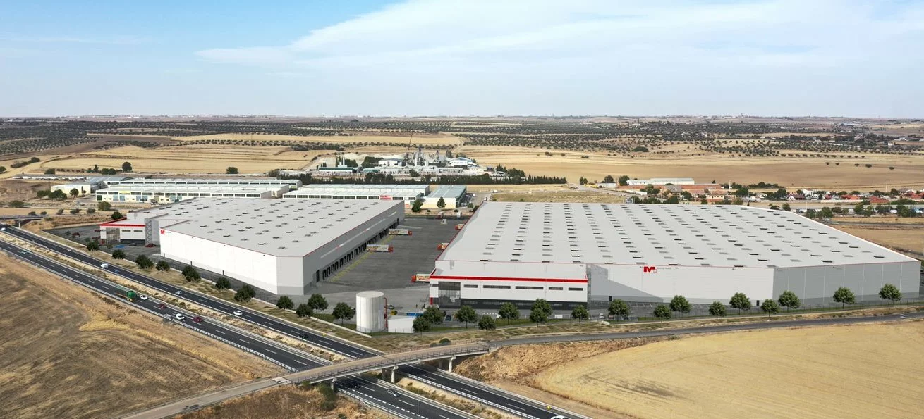 simulacion-naves-servicio-movil-yuncos Maqueta simulada empresa servicio móvil en Yuncos