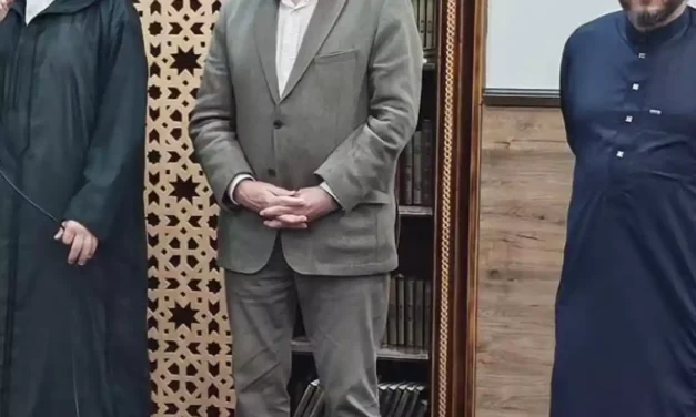 El socialista Tofiño celebra la ruptura del ayuno de Ramadán en Illescas