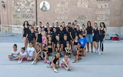 El club GEI Gimnasia Rítmica de Illescas efectúa exhibición en Illescas (álbum de fotos)